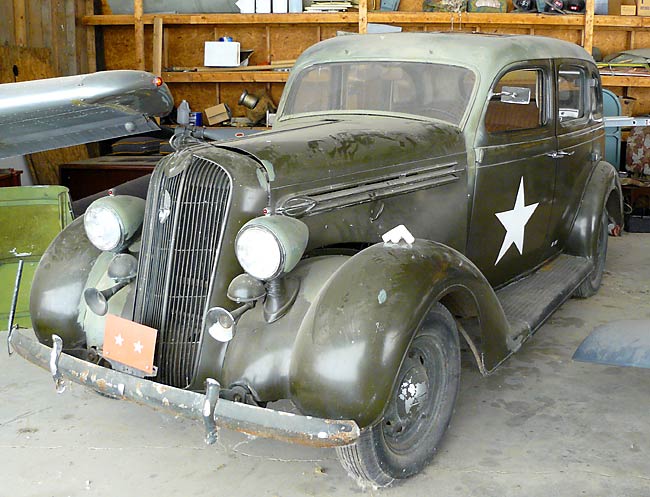 01 Plymouth P2 Sedan 1936 with Flathead Six