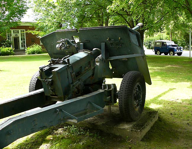 07 UK 17 Pounder Anti Tank Gun