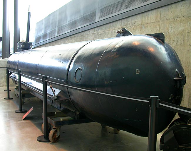 06German Molch (Salamander) Midget Submarine