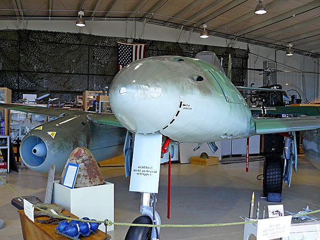 02Me262NoseView
