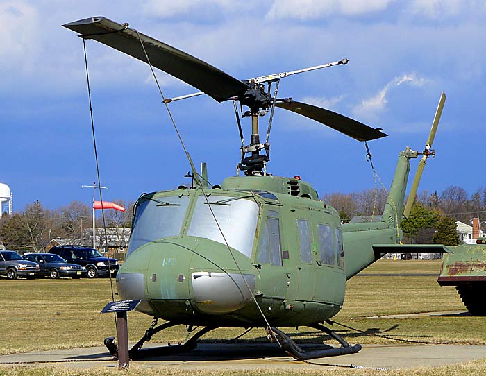01BellUH1HueyHelicopter