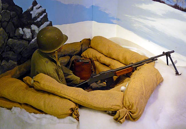 38 Ski Trooper Diorama with Browning Automatic Rifle