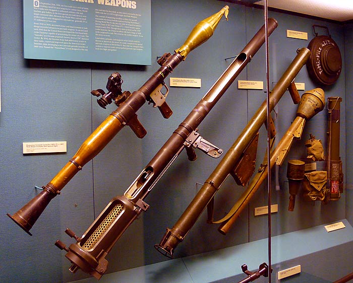 04 RPG-7V, Recoilless Rifle 57mm T15E13, Bazooka M1, Panzerfaust, M72 LAW Light Anti-Tank Weapon