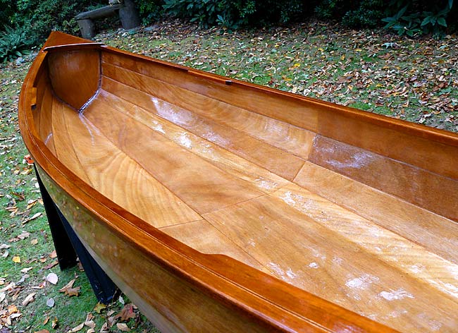  Lapstrake Canoe - First Coat of Varnish / 12 Sassafras Lapstrake Canoe