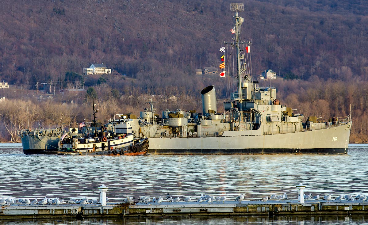 16 USS Slater