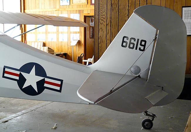 05AeroncaL16Tail