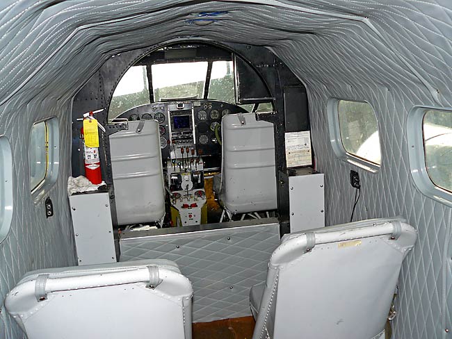 19BeechExpeditorCabin