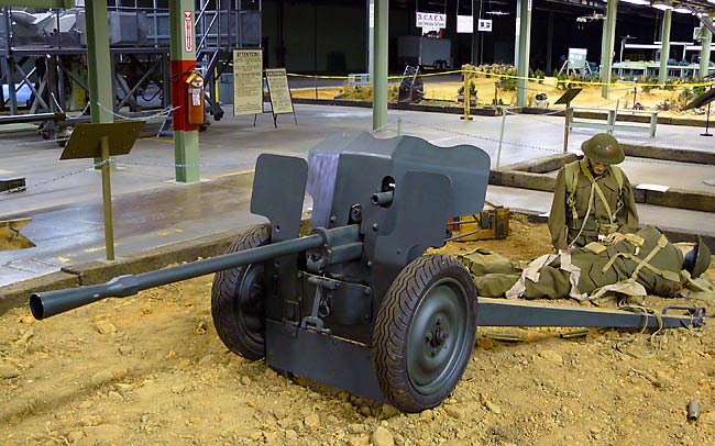 04French Hotchkiss 25mm Anti Tank Gun