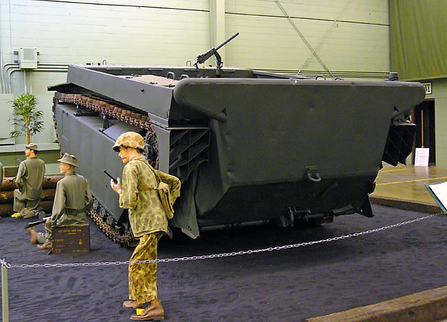 02LVT4AmphibiousTractor