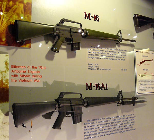 09 M-16 Rifle