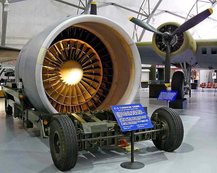 01 C-5 Galaxy TF39 Turbofan