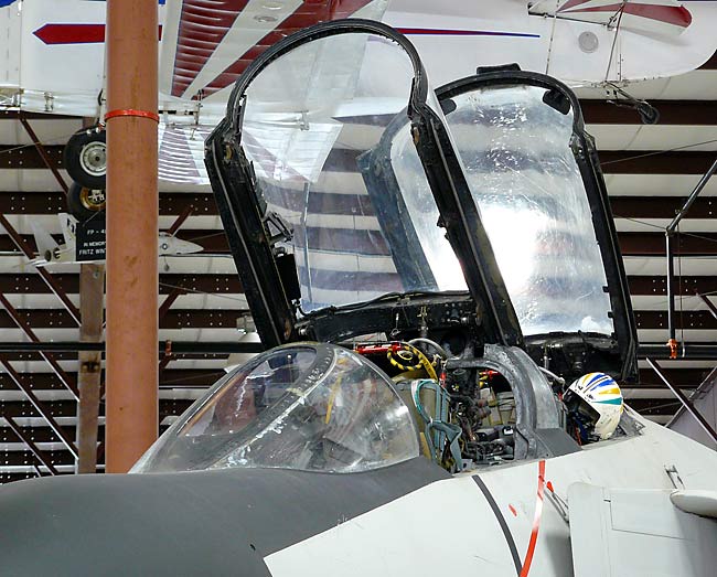 10F4PhantomCockpit