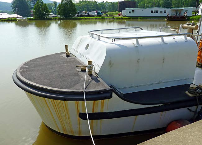 07CoastGuardMotorLifeboatSternCompartment