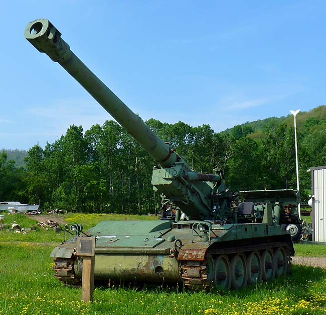 02M110SelfPropelledHowitzer