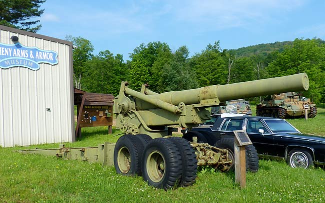 01M115EightInchFieldHowitzer