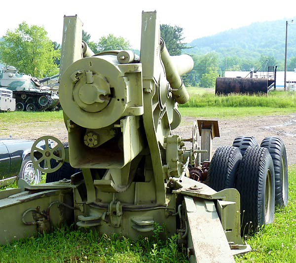 06M115EightInchFieldHowitzer