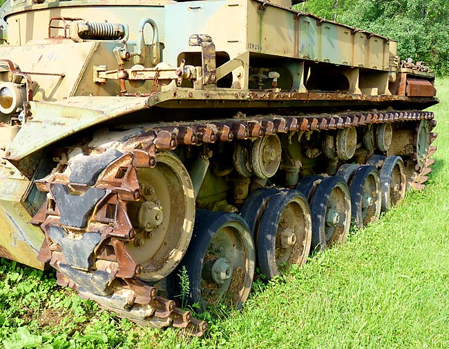 04M42DusterTankTracks