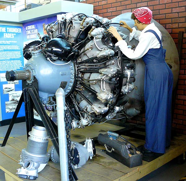 02 Pratt & Whitney R-2800