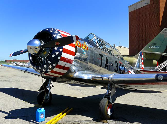 08NorthAmericanAT6Texan