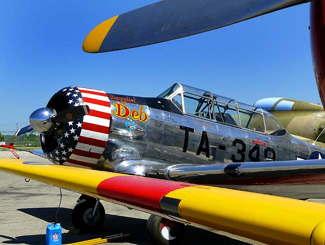 16NorthAmericanAT6Texan