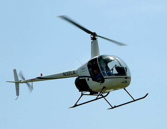 01RobinsonR22Helicopter