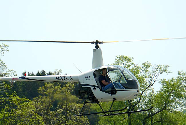 03RobinsonR22Helicopter