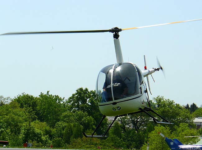 06RobinsonR22Helicopter