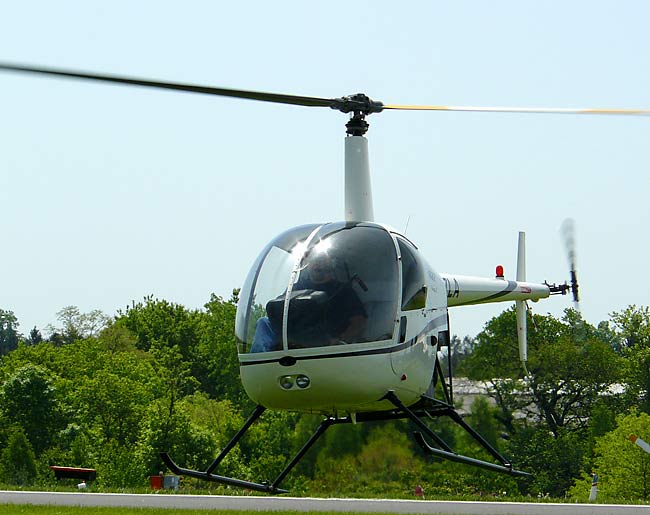 07RobinsonR22Helicopter