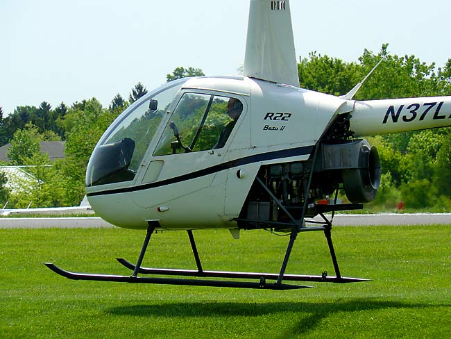 11RobinsonR22Helicopter