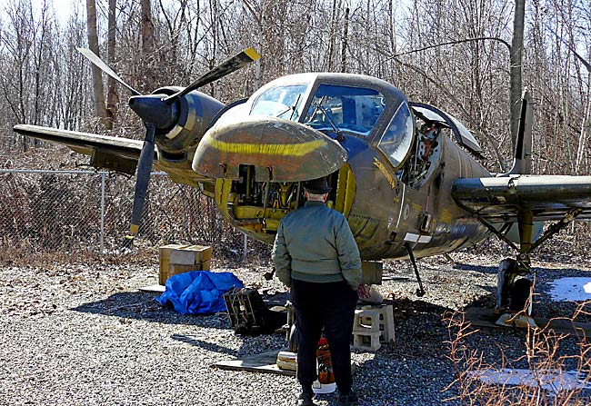 13GrummanOV1AMohawk