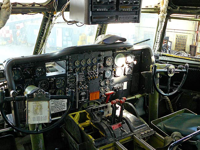 02BoeingC97Cockpit