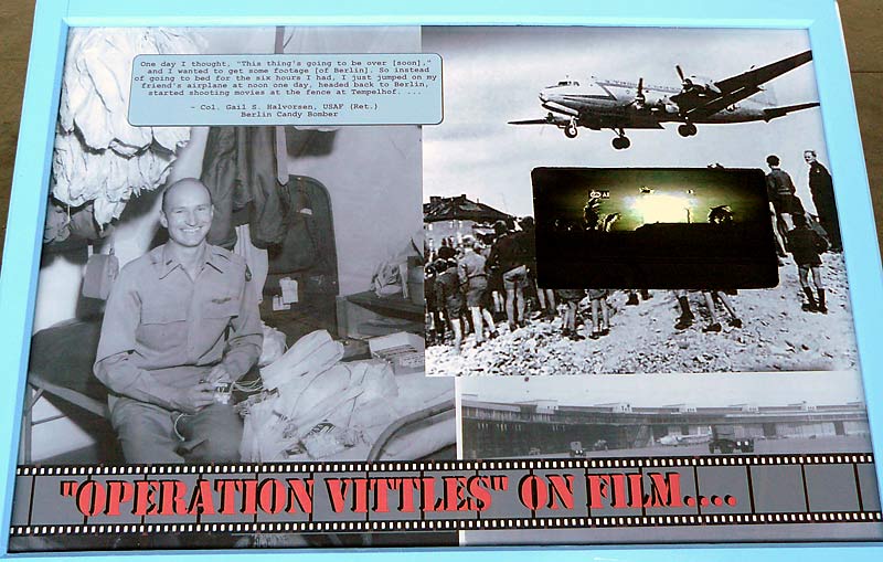 07BerlinAirliftMovieFootageDisplay