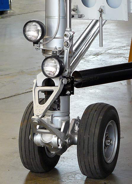 04AvroArrowNoseGear