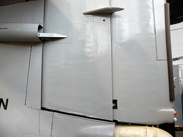 26DeHavillandTrackerRudder