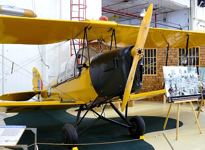 11DeHavillandTigerMoth