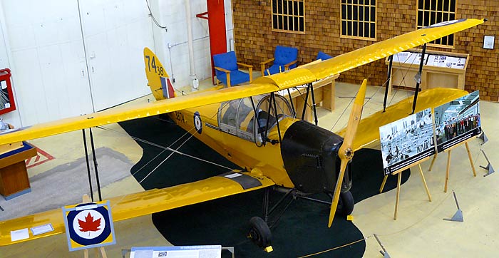 12DeHavillandTigerMoth