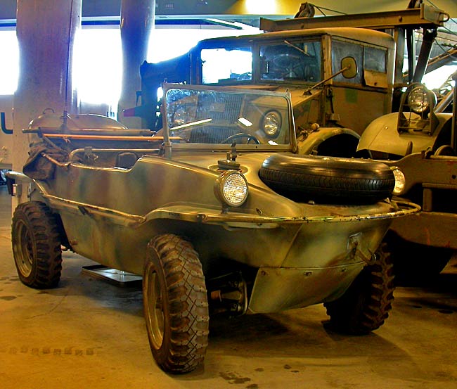 01Schwimmenwagen