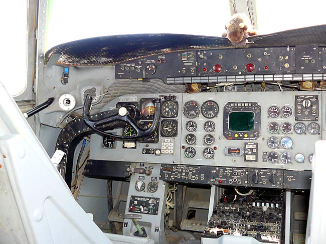 10DeHavillandBuffaloCockpit