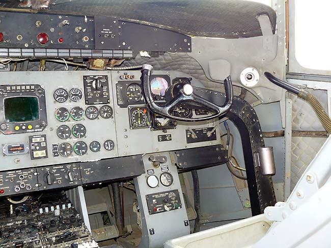 11DeHavillandBuffaloCockpit