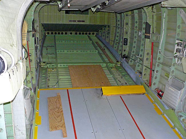 16DHC5BuffaloCargoLoadingDoor