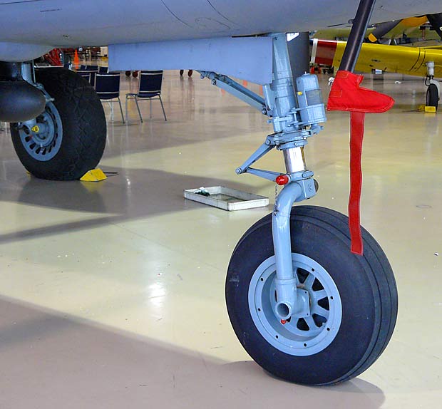 10B25MitchellNoseWheel