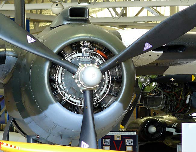 16B25WrightR2600RadialEngine