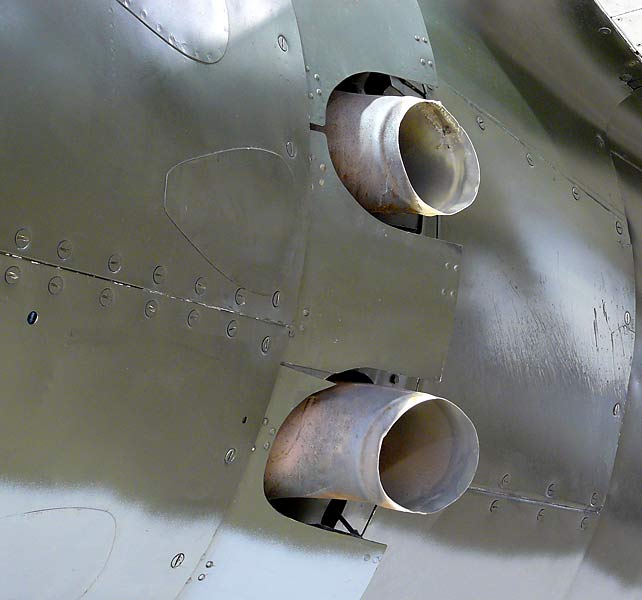 19B25WrightR2600ExhaustStack