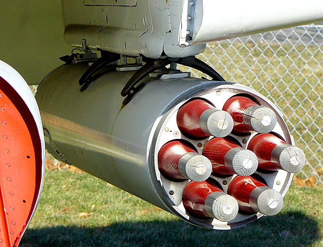 06SkyhawkRocketPod