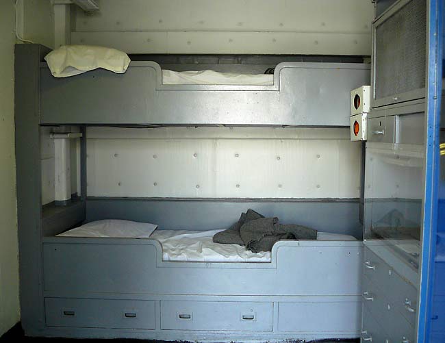 05USSBarryOfficersBunks