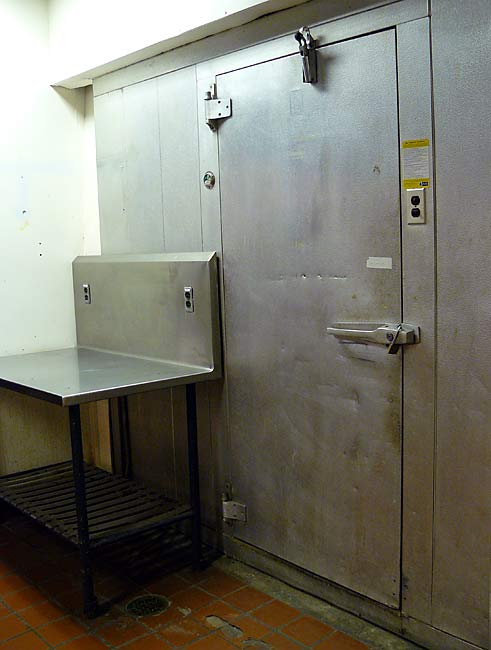 19Refrigerator