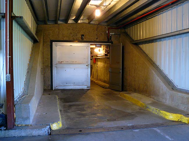 30DiefenbunkerTunnelEntrance