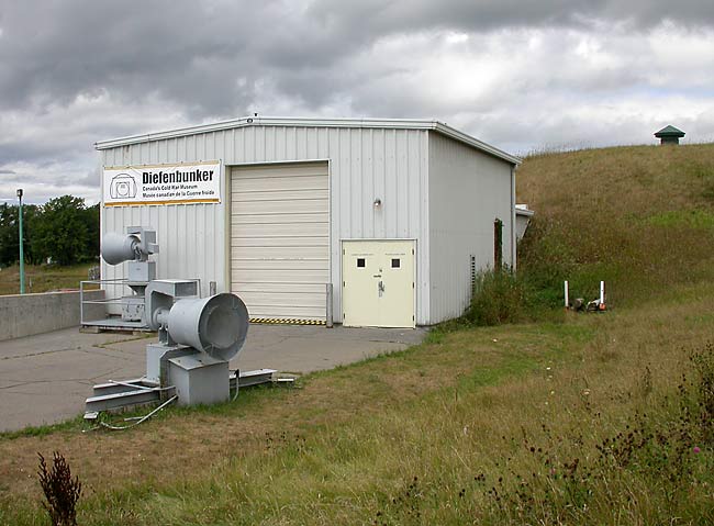 03DiefenbunkerMainEntrance