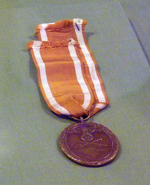 14GermanWWIIWestWallMedal