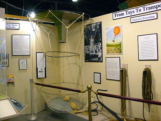 01EarlyBalloonExhibits